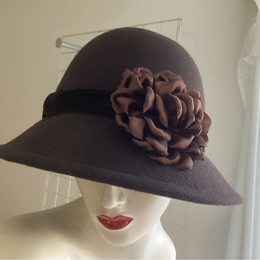 Wool Cloche Hat with Flower Brown